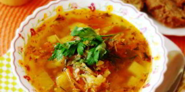 летний борщ без свеклы с помидорами