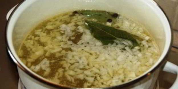 летний борщ без свеклы с помидорами