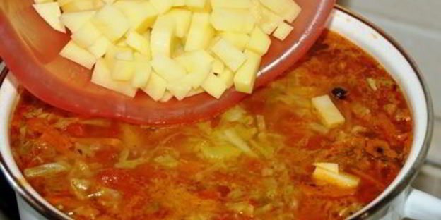 летний борщ без свеклы с помидорами