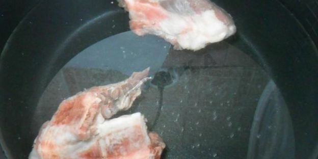 зеленый борщ с щавелем в мультиварке