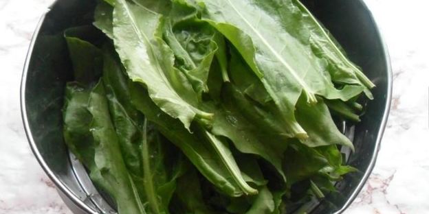 зеленый борщ с щавелем в мультиварке