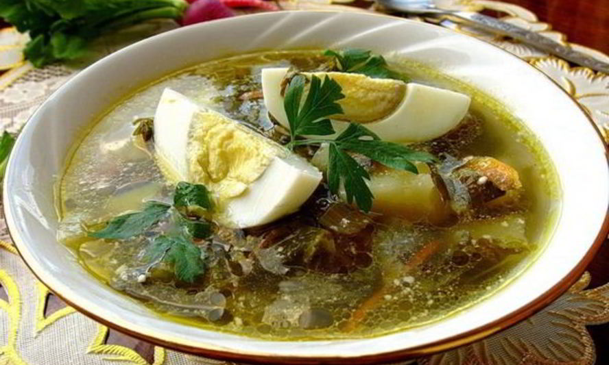 Рецепт зеленого борща со щавелем по-домашнему