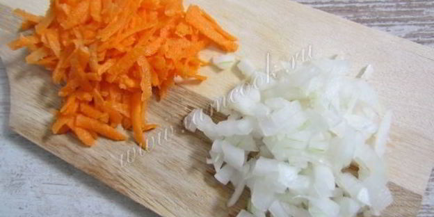 зеленый борщ со шпинатом и щавелем