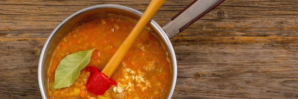 Чечевичный суп со свининой и копченой паприкой