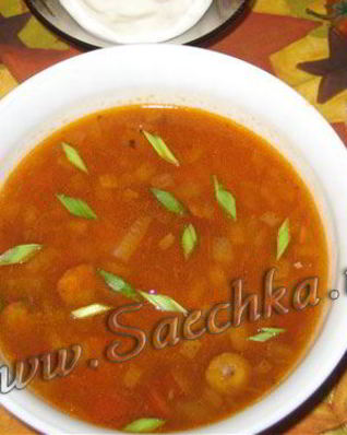 Фасолевый суп с копчеными колбасками