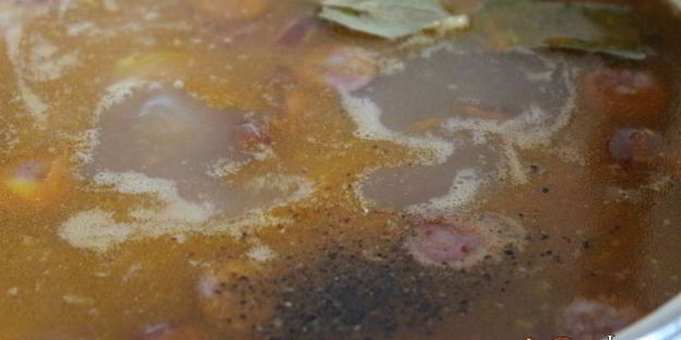 фасолевый суп с охотничьими колбасками