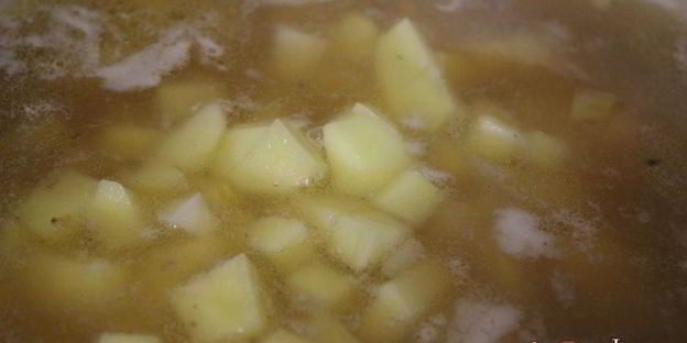 гороховый суп с копченой колбасой