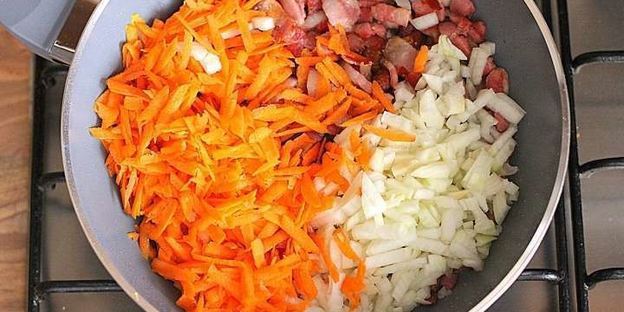 гороховый суп с копчеными ребрышками