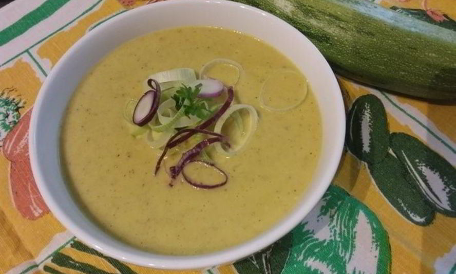 Рецепт легкого крема-супа из кабачков с карри
