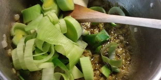 легкий крем-суп из кабачков с карри