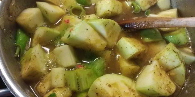 легкий крем-суп из кабачков с карри