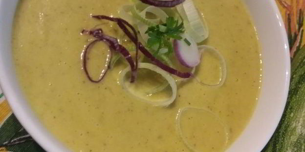 легкий крем-суп из кабачков с карри