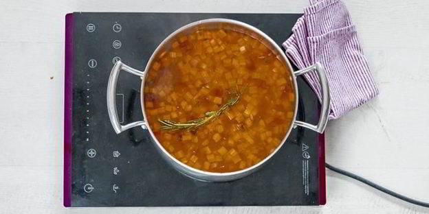 суп из фасоли с рыбой