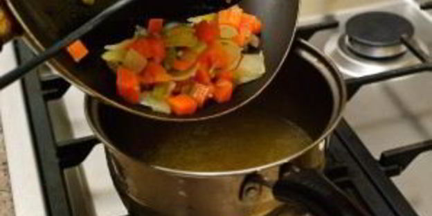 суп куриный с лапшой деревенский