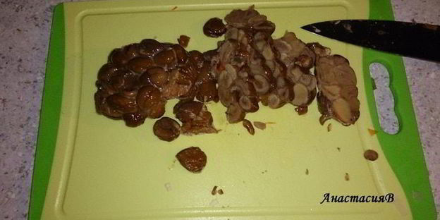 бархатистый каштановый суп-пюре с сельдереем