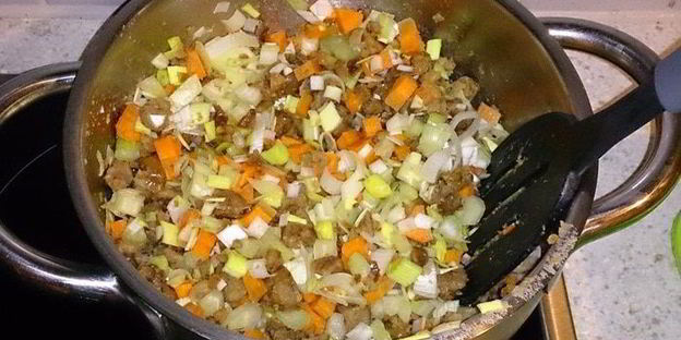 бархатистый каштановый суп-пюре с сельдереем