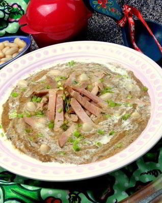 Фасолевый суп-пюре на основе ржаного хлеба