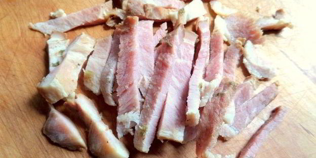 фасолевый суп-пюре на основе ржаного хлеба