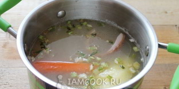 гороховый суп-пюре с варено-копченой грудинкой