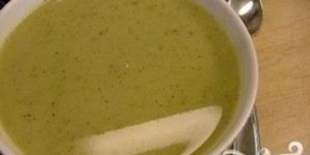 летний суп-пюре из картофеля и цукини