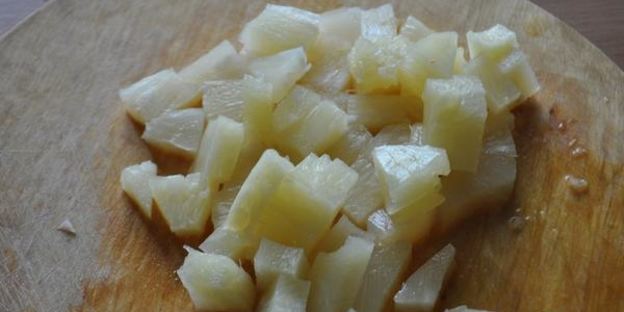 морковно-сливочный суп-пюре с карри и ананасами