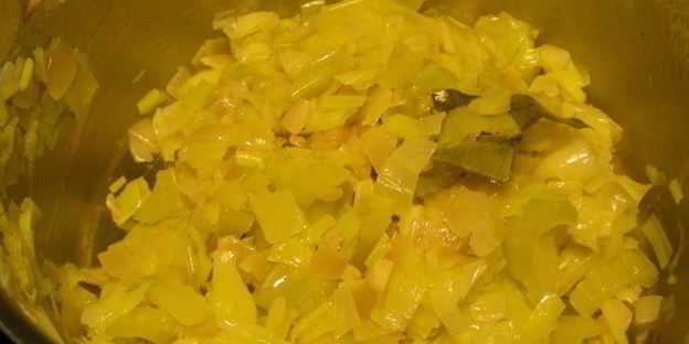 очень овощной суп-пюре из зеленого горошка