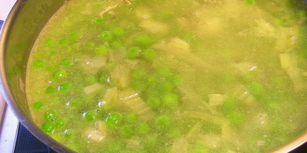 очень овощной суп-пюре из зеленого горошка