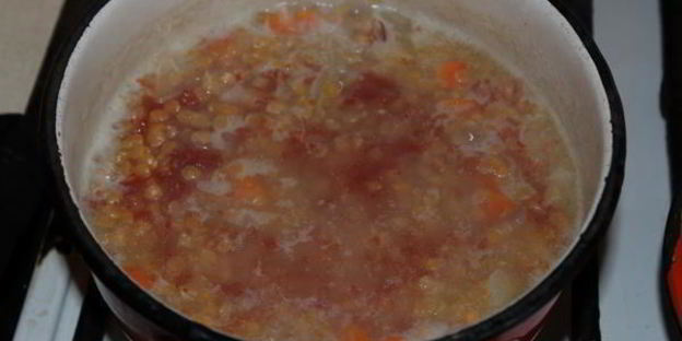 пикантный суп-пюре из красной чечевицы