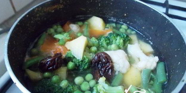 постный суп-пюре с черносливом и чесноком без масла