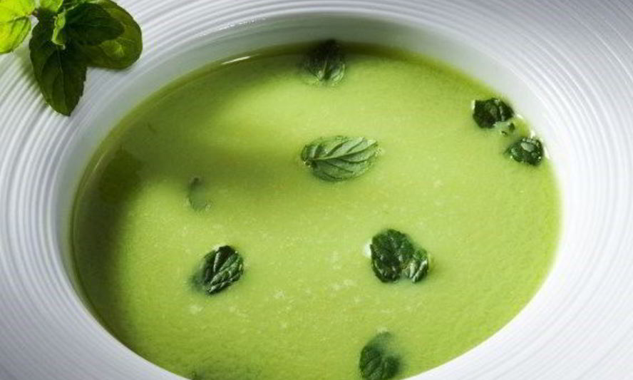 Рецепт супа-пюре из брокколи и шпината со сливками и сыром по-итальянски