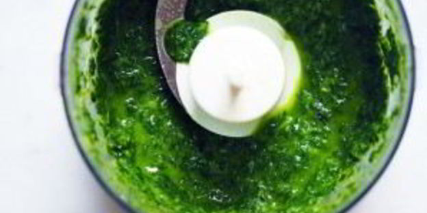 суп-пюре из брокколи со шпинатом