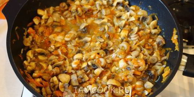 суп-пюре из грибов и патиссонов