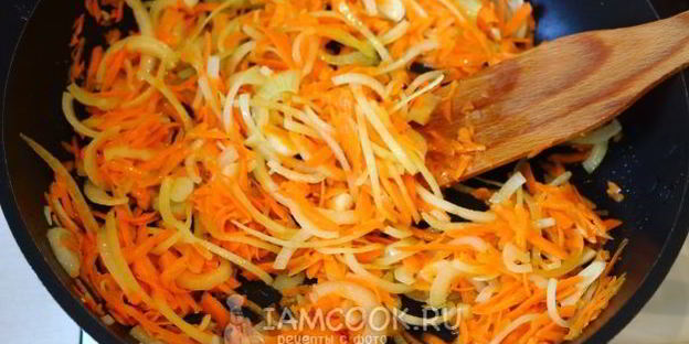 суп-пюре из грибов и патиссонов