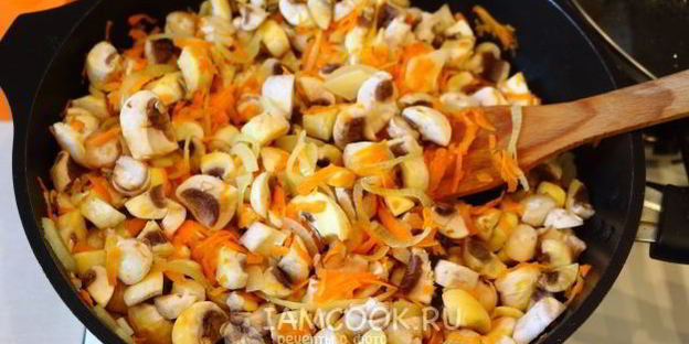 суп-пюре из грибов и патиссонов