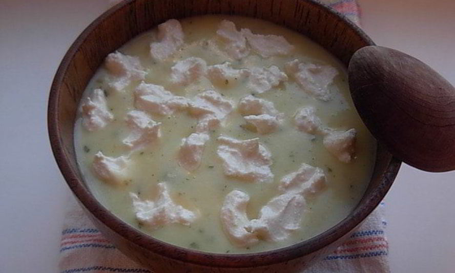 Рецепт супа-пюре из кабачка с творожным кремом