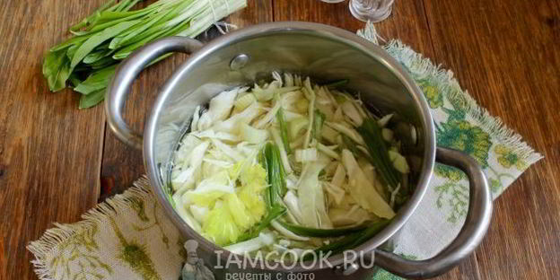 суп-пюре из сельдерея с капустой