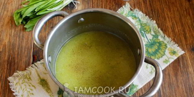 суп-пюре из сельдерея с капустой