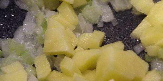 суп-пюре из цукини с мятой