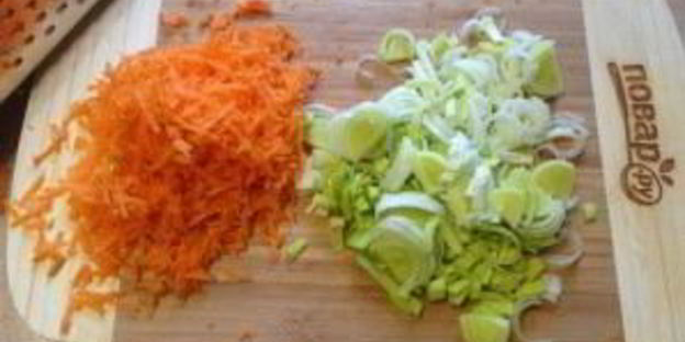 суп-пюре из цукини с тыквенными семечками