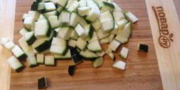 суп-пюре из цукини с тыквенными семечками