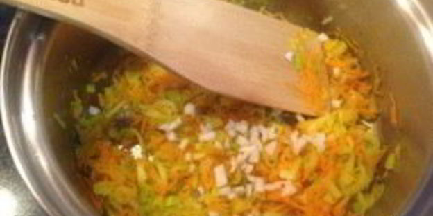 суп-пюре из цукини с тыквенными семечками