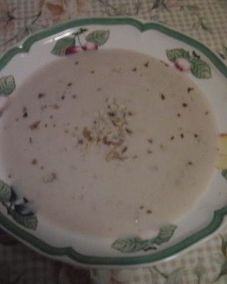 Суп-пюре из цветной капусты с грецкими орехами