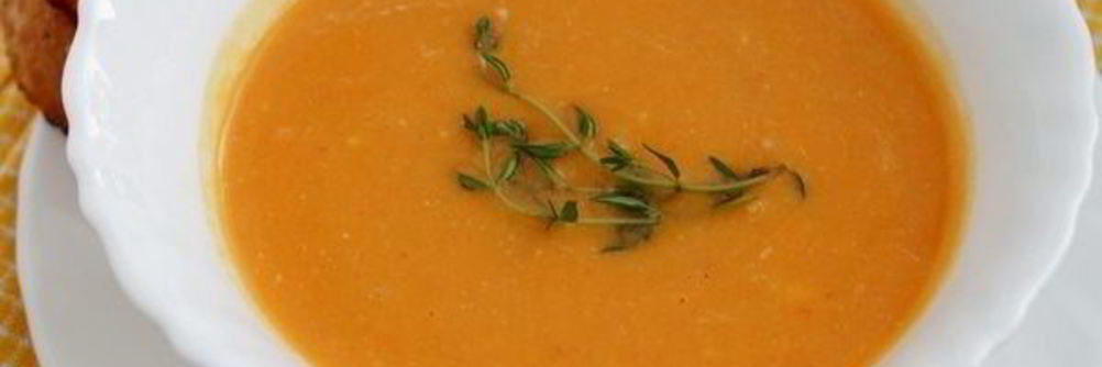 Суп-пюре из запеченной тыквы и помидоров