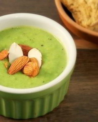 Суп-пюре из зеленого гороха