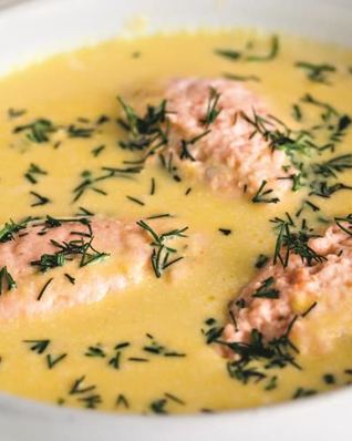 Суп-пюре с кнелями из лосося