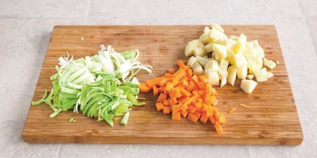 суп-пюре с кнелями из лосося