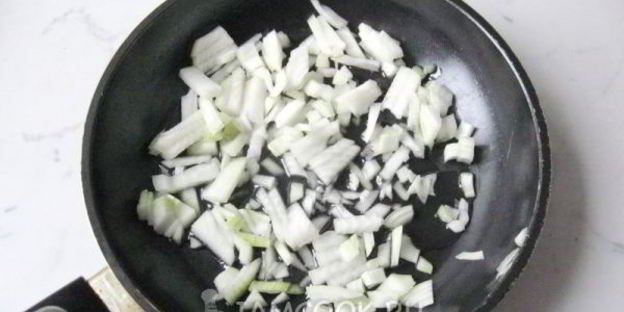 суп-пюре с тыквой и сухариками