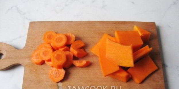 суп-пюре с тыквой и сухариками