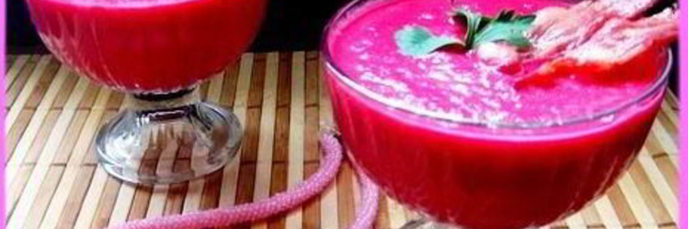 Свекольный суп-пюре с яблоками и беконом