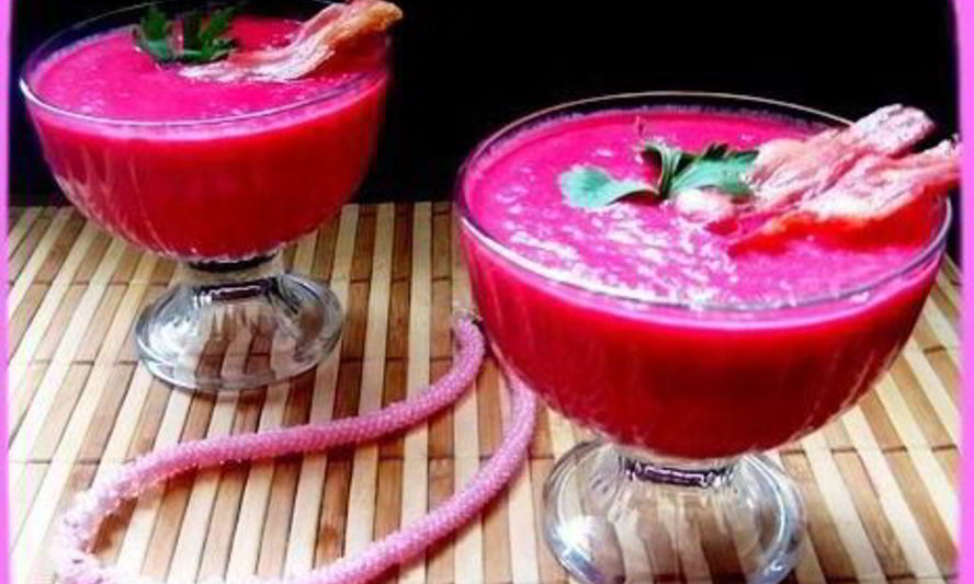 Рецепт свекольного супа-пюре с яблоками и беконом